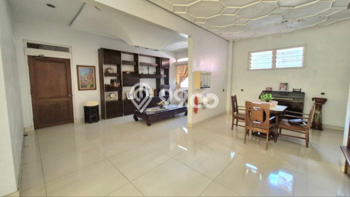Unit Komersial Dijual di Colomadu Karanganyar Luas Tanah 2760m2, Luas Bangunan 1000m2 Unit Komersial Dijual di Colomadu Karanganyar Luas Tanah 2760m2, Luas Bangunan 1000m2