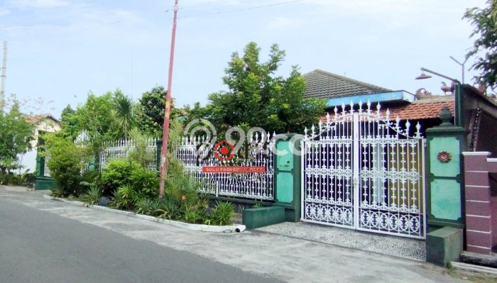 Dijual Rumah Premium dengan Fasilitas Sekitar Komplit di Laweyan, Surakarta Dijual Rumah Premium dengan Fasilitas Sekitar Komplit di Laweyan, Surakarta