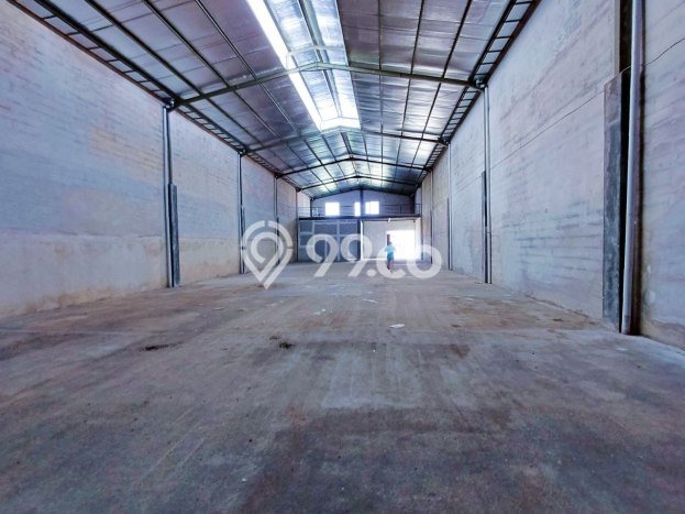 Area Ramai! Gudang Dijual di Kartasura untuk Bisnis Luas Bangunan 1200m2 Area Ramai! Gudang Dijual di Kartasura untuk Bisnis Luas Bangunan 1200m2