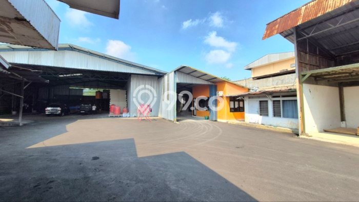 Unit Komersial Dijual di Colomadu Karanganyar Luas Tanah 2760m2, Luas Bangunan 1000m2 Unit Komersial Dijual di Colomadu Karanganyar Luas Tanah 2760m2, Luas Bangunan 1000m2