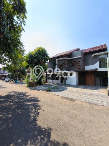 Rumah Luxury Modern Tanpa Renovasi di Sektor 9-Bintaro Tangerang Selatan Rumah Luxury Modern Tanpa Renovasi di Sektor 9-Bintaro Tangerang Selatan