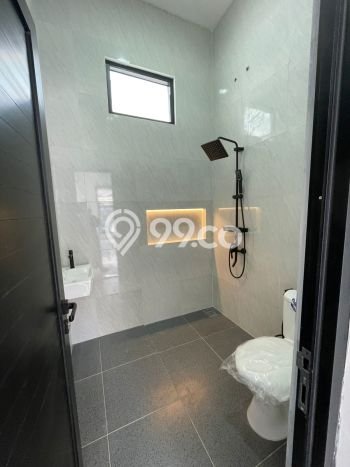 Rumah Mewah LB 173m2 Siap Huni Desain Elegan di BSD Kencana Loka, Tangerang Rumah Mewah LB 173m2 Siap Huni Desain Elegan di BSD Kencana Loka, Tangerang
