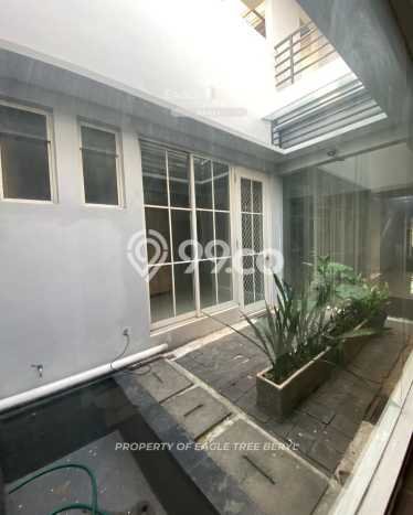 For Sale! Luxury House LT 200m2 Desain Modern di Alam Sutera For Sale! Luxury House LT 200m2 Desain Modern di Alam Sutera