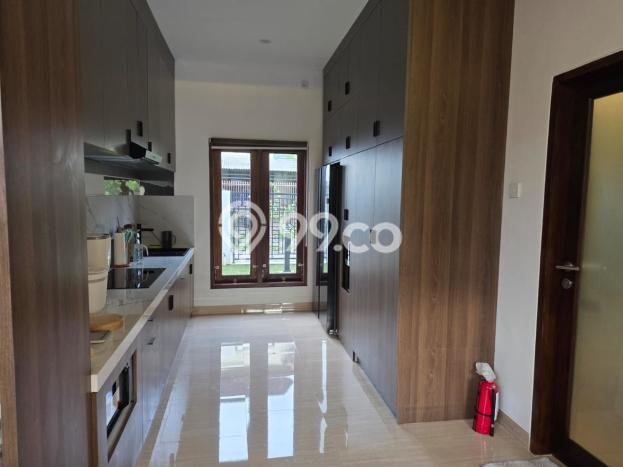 For Sale! Luxury House LT 172m2 Desain Modern di Balangan For Sale! Luxury House LT 172m2 Desain Modern di Balangan