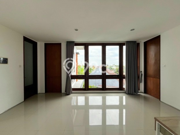 Disewakan! Rumah 3 Kamar Tidur &
4 Kamar Mandi di Kerobokan, Badung Disewakan! Rumah 3 Kamar Tidur &
4 Kamar Mandi di Kerobokan, Badung