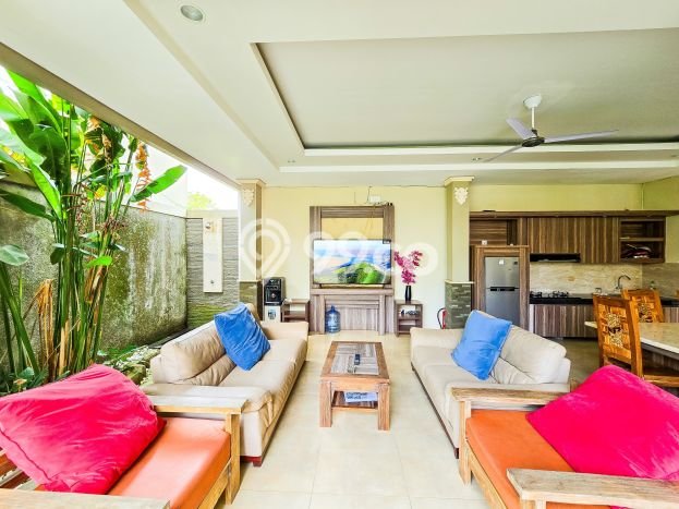 Ready to Use! Luxury House LT 231m2 Desain Elegan di Jimbaran Ready to Use! Luxury House LT 231m2 Desain Elegan di Jimbaran