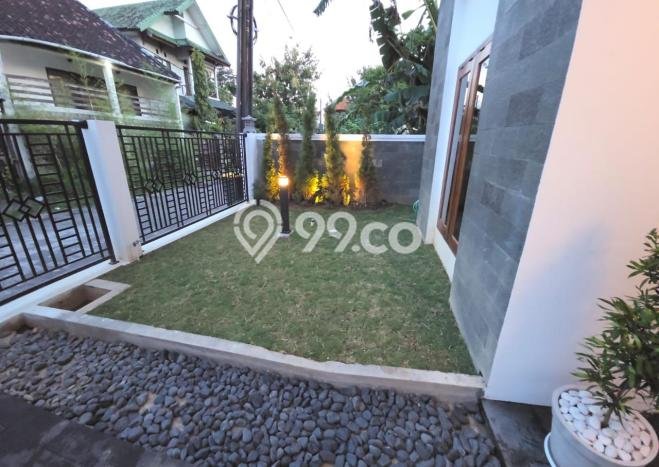 For Sale! Luxury House LT 172m2 Desain Modern di Balangan For Sale! Luxury House LT 172m2 Desain Modern di Balangan
