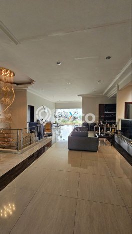 Rumah Elit LB 550m2 Siap Pakai Desain Elegan di Dieng Tidar, Malang Rumah Elit LB 550m2 Siap Pakai Desain Elegan di Dieng Tidar, Malang