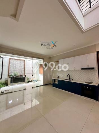 For Sale! Premium House LT 240m2 Desain Elegan di Araya For Sale! Premium House LT 240m2 Desain Elegan di Araya