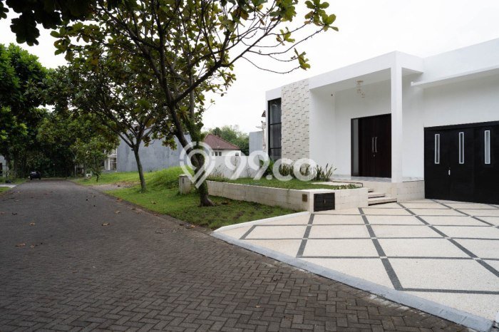 Rumah Mewah Siap Huni LT 280m2 di Blimbing, Malang Rumah Mewah Siap Huni LT 280m2 di Blimbing, Malang