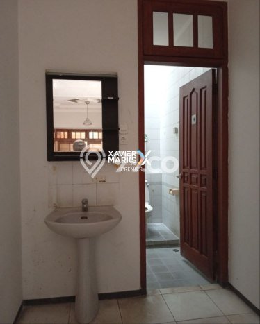 Rumah Mewah LB 460m2 Siap Huni Desain Elegan di Soekarno Hatta, Malang Rumah Mewah LB 460m2 Siap Huni Desain Elegan di Soekarno Hatta, Malang