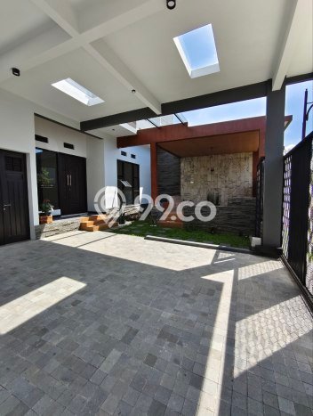 Rumah Elit Modern Siap Huni di Araya Malang Rumah Elit Modern Siap Huni di Araya Malang
