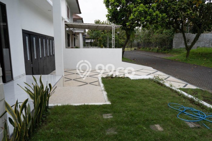 Rumah Mewah Siap Huni LT 280m2 di Blimbing, Malang Rumah Mewah Siap Huni LT 280m2 di Blimbing, Malang