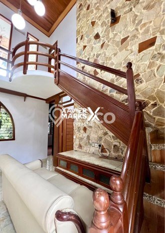 For Sale! Luxury House LT 588m2 Desain Elegan di Soekarno Hatta For Sale! Luxury House LT 588m2 Desain Elegan di Soekarno Hatta