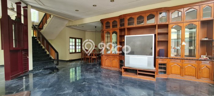 Dijual Rumah Mewah Megah Dengan View Eksklusif di Intercon, Jakarta Barat Dijual Rumah Mewah Megah Dengan View Eksklusif di Intercon, Jakarta Barat