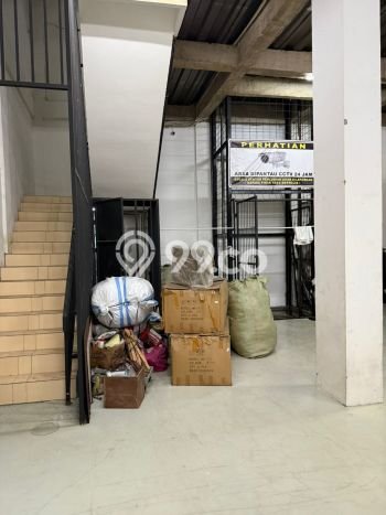 Disewakan Gudang komersial di Cengkareng luas bangunan 700m2 Disewakan Gudang komersial di Cengkareng luas bangunan 700m2
