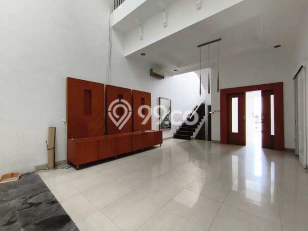 Jual Rumah Mewah Megah Dengan View Eksklusif di Permata Buana, Jakarta Barat Jual Rumah Mewah Megah Dengan View Eksklusif di Permata Buana, Jakarta Barat