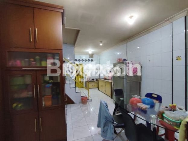 Ruko Dijual di Medan Area LT 81m2, LB 193m2 untuk Investasi Ruko Dijual di Medan Area LT 81m2, LB 193m2 untuk Investasi