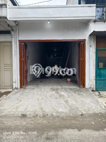 SEWA TERJANGKAU! Ruko di Medan Petisah, Luas 84m², Lokasi Komersial SEWA TERJANGKAU! Ruko di Medan Petisah, Luas 84m², Lokasi Komersial