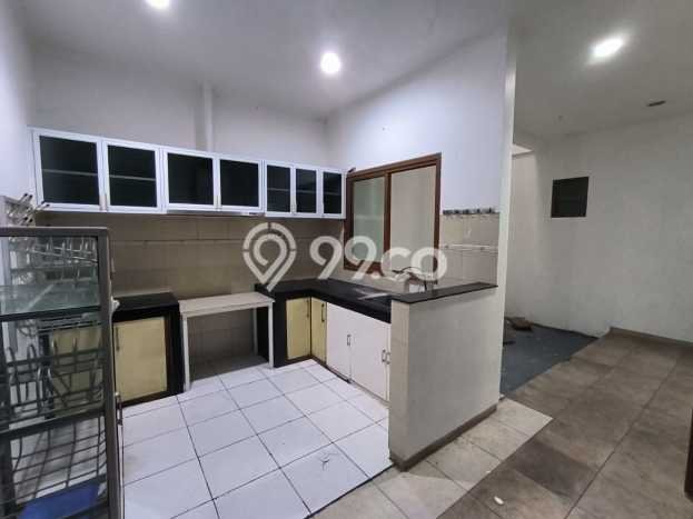 SEGERA MILIKI! Rumah area Semarang Barat, Semarang, Luas 320m2m² Bangunan 300m2m² SEGERA MILIKI! Rumah area Semarang Barat, Semarang, Luas 320m2m² Bangunan 300m2m²