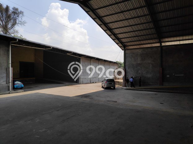 Unit Gudang Paling Strategis di Tugu Semarang dengan LB 1100m2 Unit Gudang Paling Strategis di Tugu Semarang dengan LB 1100m2