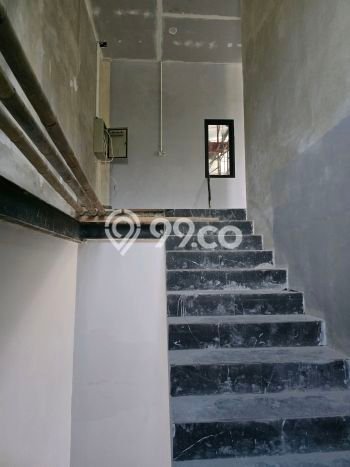 LOKASI PREMIUM! Gudang di Cikarang Selatan, Luas 898m², Pusat Bisnis LOKASI PREMIUM! Gudang di Cikarang Selatan, Luas 898m², Pusat Bisnis