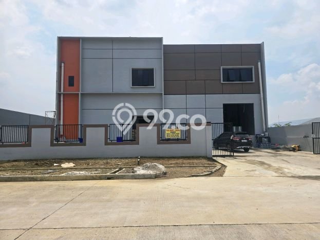 LOKASI PREMIUM! Gudang di Cikarang Selatan, Luas 898m², Pusat Bisnis LOKASI PREMIUM! Gudang di Cikarang Selatan, Luas 898m², Pusat Bisnis