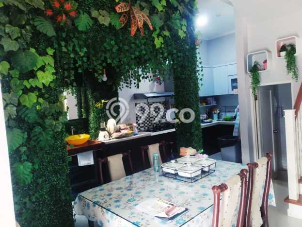 Jual Rumah Bagus Siap Huni LB 120m2 di Cinere, Depok Jual Rumah Bagus Siap Huni LB 120m2 di Cinere, Depok