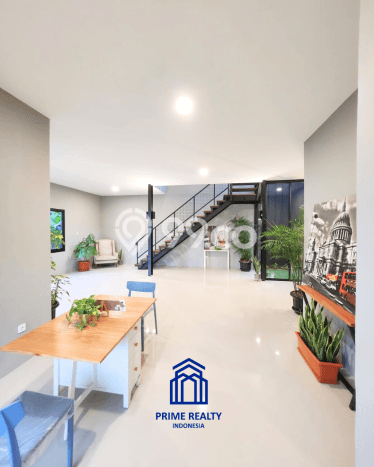 Hunian Mewah Dijual LT 195m2 di BSD, Tangerang Selatan Hunian Mewah Dijual LT 195m2 di BSD, Tangerang Selatan