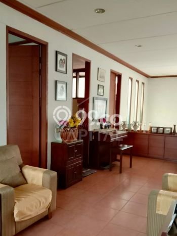 Rumah Elit LB 230m2 Siap Pakai Desain Elegan di Setra Duta, Bandung Rumah Elit LB 230m2 Siap Pakai Desain Elegan di Setra Duta, Bandung