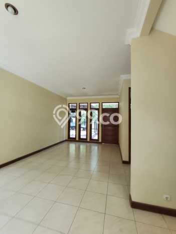 Lokasi strategis! Rumah siap huni disewakan di Batununggal LB 174m2 Lokasi strategis! Rumah siap huni disewakan di Batununggal LB 174m2
