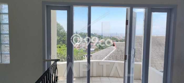 LIMITED OFFER! Rumah Berkualitas area , LT 500m2m² Bangunan 350m2m² LIMITED OFFER! Rumah Berkualitas area , LT 500m2m² Bangunan 350m2m²