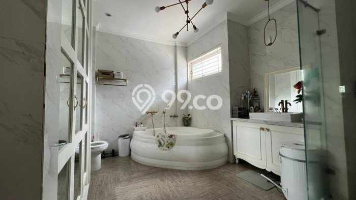 For Sale! Luxury House LT 253m2 Desain Modern di Ragunan For Sale! Luxury House LT 253m2 Desain Modern di Ragunan