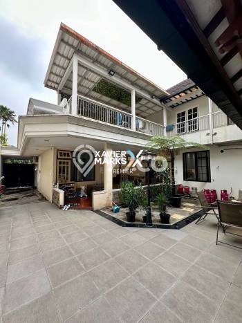 Rumah Mewah LB 350m2 Siap Pakai Desain Elegan di Oro-Oro Dowo, Malang Rumah Mewah LB 350m2 Siap Pakai Desain Elegan di Oro-Oro Dowo, Malang