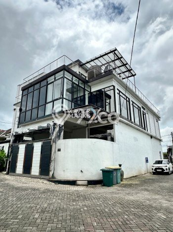 AREA PREMIUM! Vila di Karangploso, Luas 285m2m², Akses ke pusat umum AREA PREMIUM! Vila di Karangploso, Luas 285m2m², Akses ke pusat umum