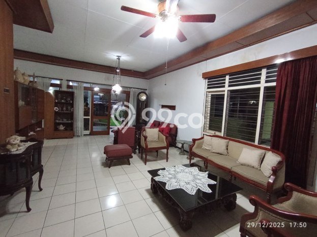 Hunian Elit LB 500m2 Siap Pakai Desain Elegan di Dinoyo, Malang Hunian Elit LB 500m2 Siap Pakai Desain Elegan di Dinoyo, Malang