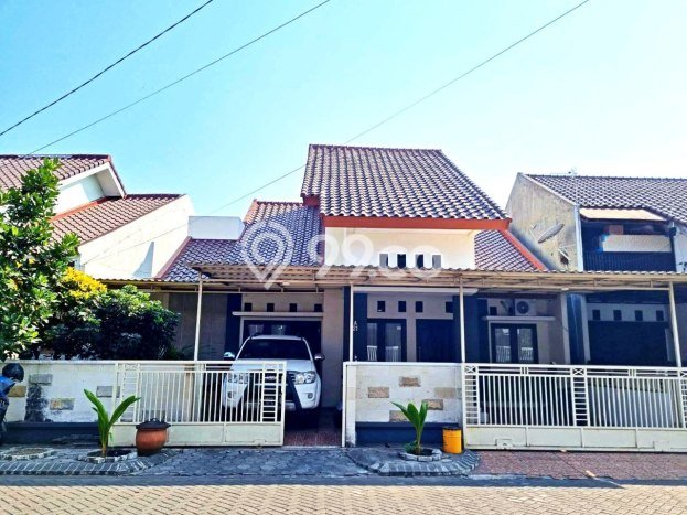 Rumah Strategis Modern Lb 200m2 di Blimbing, Malang Rumah Strategis Modern Lb 200m2 di Blimbing, Malang