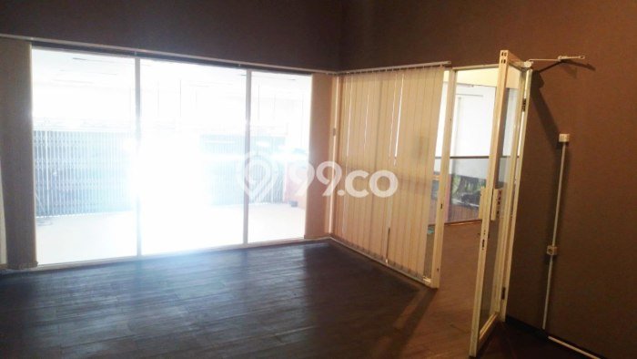 Unit Komersial Disewa Lokasi Blimbing, Malang Spesifikasi Luas Bangunan 360m2 Unit Komersial Disewa Lokasi Blimbing, Malang Spesifikasi Luas Bangunan 360m2
