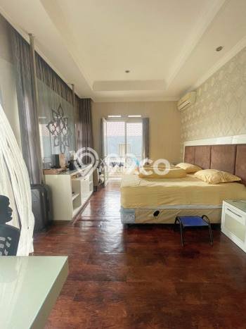 Rumah Mewah LB 279m2 Siap Huni Desain Elegan di Villa Puncak Tidar, Malang Rumah Mewah LB 279m2 Siap Huni Desain Elegan di Villa Puncak Tidar, Malang