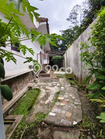 Rumah Eksklusif Siap Huni LT 612m2 di Klojen, Malang Rumah Eksklusif Siap Huni LT 612m2 di Klojen, Malang