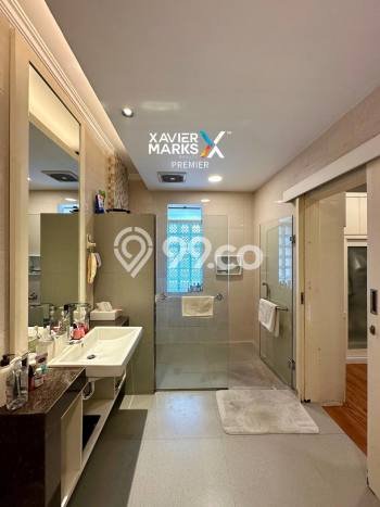 Rumah Mewah LB 350m2 Siap Pakai Desain Elegan di Oro-Oro Dowo, Malang Rumah Mewah LB 350m2 Siap Pakai Desain Elegan di Oro-Oro Dowo, Malang