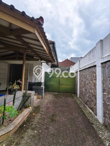 Rumah Eksklusif Siap Huni LT 612m2 di Klojen, Malang Rumah Eksklusif Siap Huni LT 612m2 di Klojen, Malang