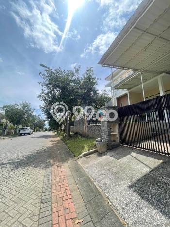 Rumah Mewah LB 279m2 Siap Huni Desain Elegan di Villa Puncak Tidar, Malang Rumah Mewah LB 279m2 Siap Huni Desain Elegan di Villa Puncak Tidar, Malang