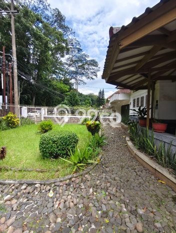 Rumah Eksklusif Siap Huni LT 612m2 di Klojen, Malang Rumah Eksklusif Siap Huni LT 612m2 di Klojen, Malang