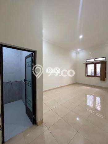 Ready to Use! Premium House LT 249m2 Desain Elegan di Tunggulwulung Ready to Use! Premium House LT 249m2 Desain Elegan di Tunggulwulung