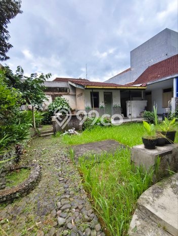 Rumah Eksklusif Siap Huni LT 612m2 di Klojen, Malang Rumah Eksklusif Siap Huni LT 612m2 di Klojen, Malang
