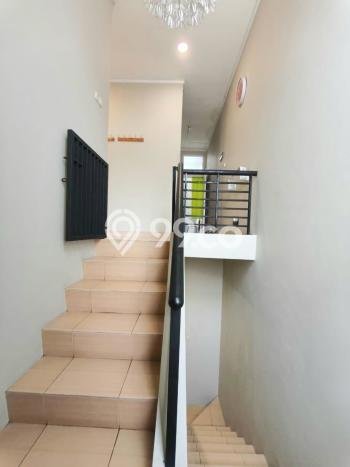 Jual Rumah Luas Elegan Dengan View Eksklusif di BSD Sevilla, Tangerang Jual Rumah Luas Elegan Dengan View Eksklusif di BSD Sevilla, Tangerang