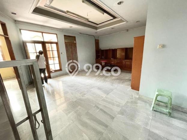 Jual Rumah Luas Elegan Dengan View Cantik di Tomang, Jakarta Barat Jual Rumah Luas Elegan Dengan View Cantik di Tomang, Jakarta Barat