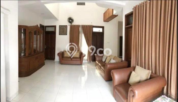 Rumah Eksklusif Dijual LT 350m2 di Kebon Jeruk, Jakarta Barat Rumah Eksklusif Dijual LT 350m2 di Kebon Jeruk, Jakarta Barat