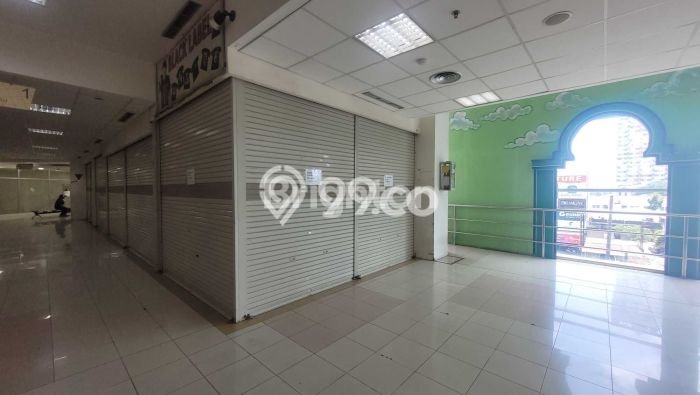 Ruko Premium di , Luas 15m2m², Jalan Utama, Tingkat Keramaian Tinggi Ruko Premium di , Luas 15m2m², Jalan Utama, Tingkat Keramaian Tinggi